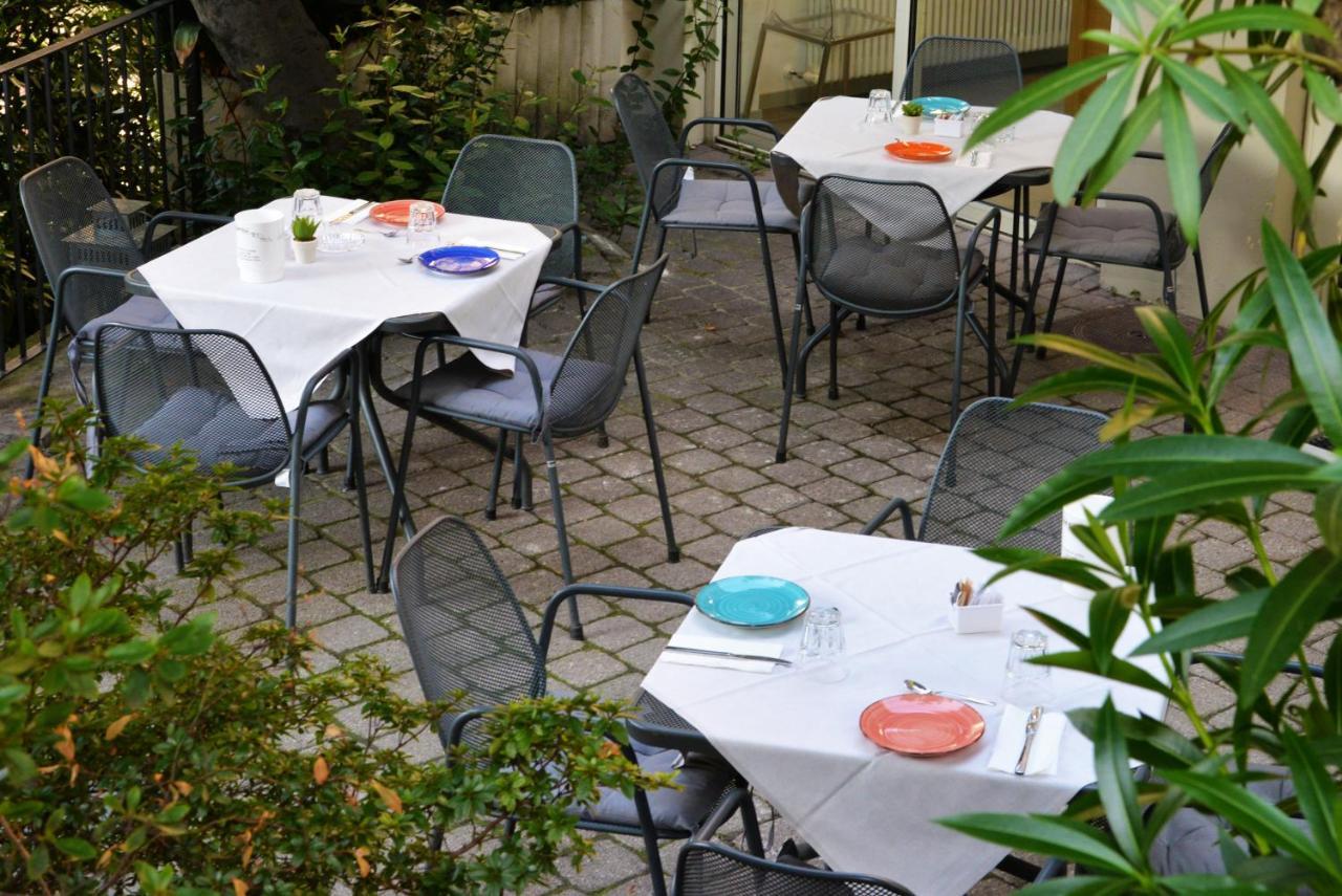 Hotel Quarcino Como Exterior photo